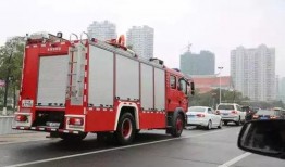西安消防车爆料视频大全,英勇瞬间，守护平安