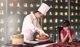 央视爆料酱香拿铁视频播放,酱香拿铁热销背后的故事
